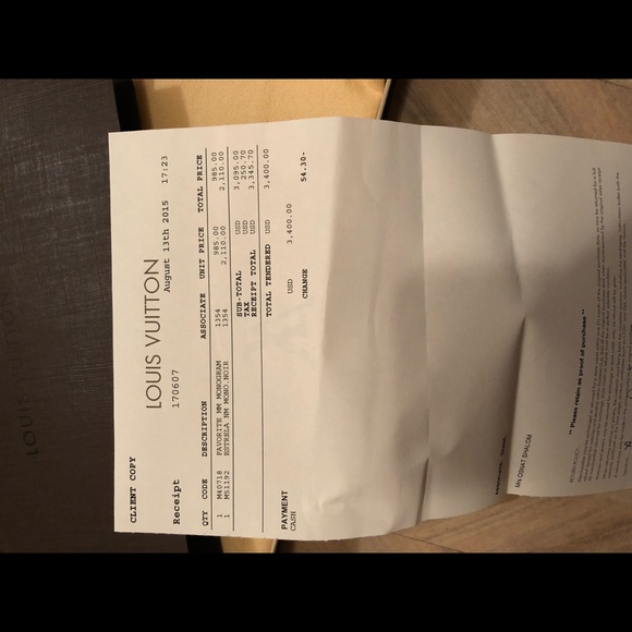 Louis Vuitton - Picture 2 of 2